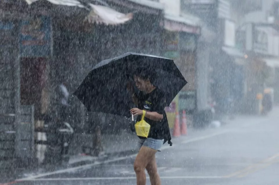 Tifón Haikui tocó tierra este domingo en Taiwán