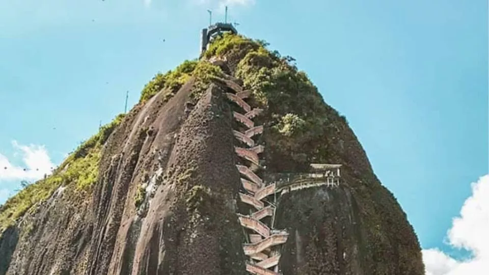 Se están desprendiendo las rocas del Peñol de Guatapé