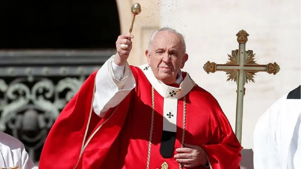 El papa Francisco acudió a un chequeo médico tras una gripe