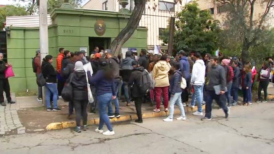 Venezolanos en Chile reportan que jornada de RE no inició como estaba planificada