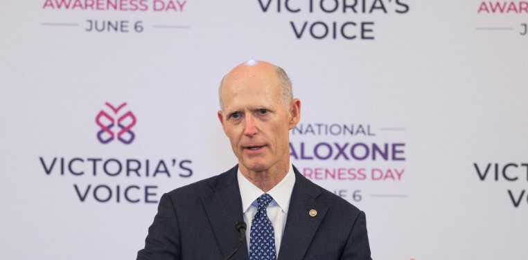 Rick Scott instó a tomar medidas para poner fin a la repugnante persecución política de Maduro