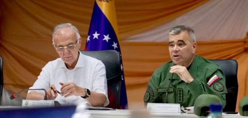 Ministro de Defensa colombiano confirmó que se reunió con Padrino López en Venezuela 