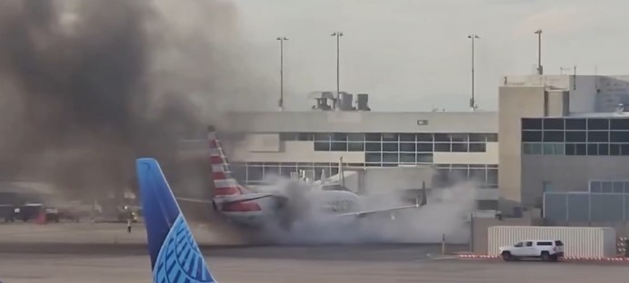 Avión de American Airlines se incendió en el aeropuerto de Denver tras una falla del motor