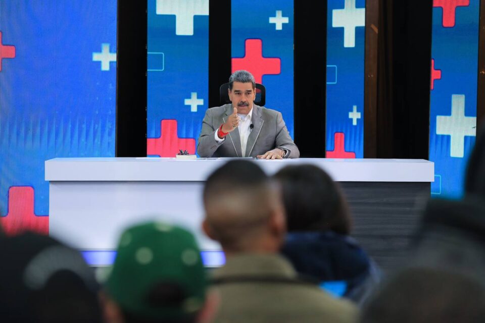 Maduro: EE.UU. se está autoinfligiendo un gran daño con la guerra económica mundial