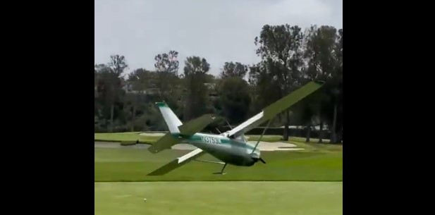 Avioneta aterrizó de emergencia en un campo de golf en Los Ángeles, California