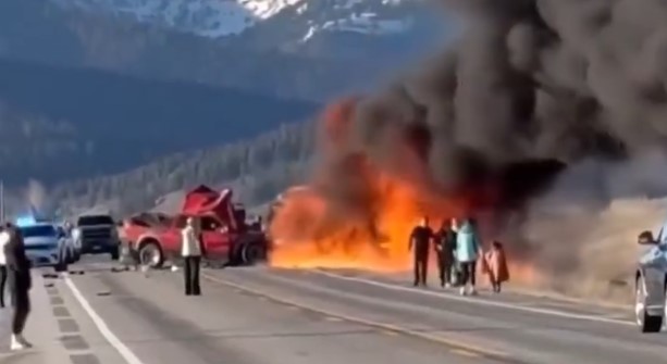 Siete muertos tras choque entre furgoneta con turistas y una camioneta en Idaho