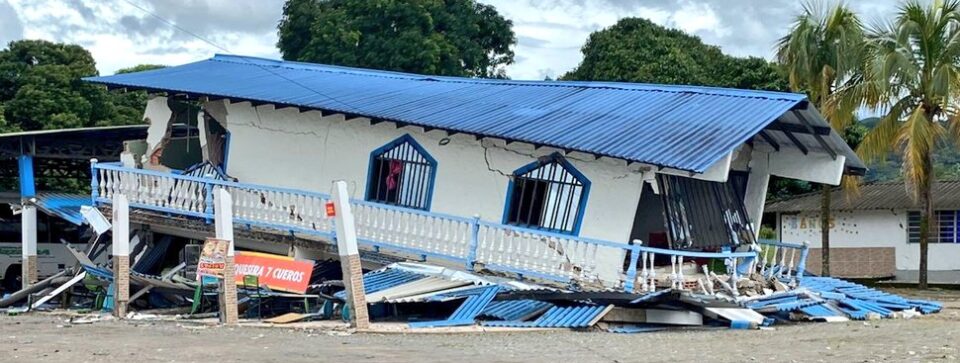 Reportan cuatro heridos leves y daños estructurales tras sismo en Colombia