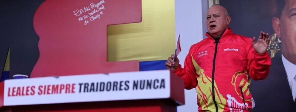 Diosdado Cabello acusa a Machado y Simonovis de planear atentado contra "reconocido" templo judío en Caracas